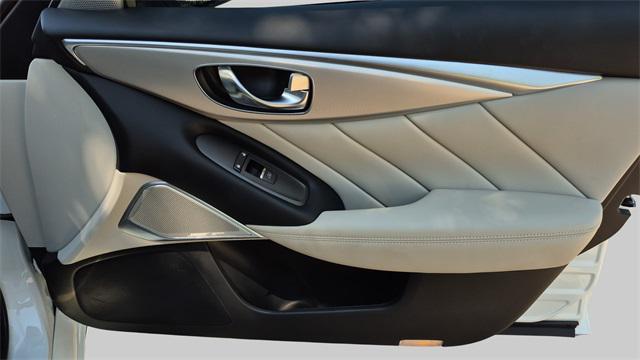 Photo of 2024 Majestic White INFINITI Q50
