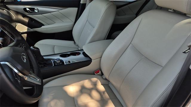 Photo of 2024 Majestic White INFINITI Q50