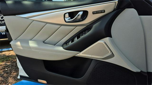 Photo of 2024 Majestic White INFINITI Q50