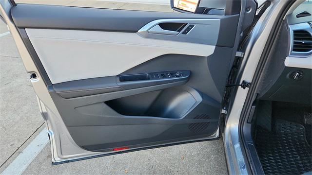 Photo of 2025 Silver Metallic Volkswagen Taos