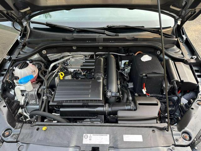 Photo of 2016 Platinum Gray Metallic Volkswagen Jetta
