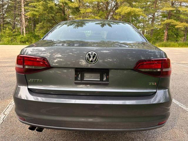 Photo of 2016 Platinum Gray Metallic Volkswagen Jetta