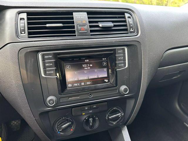 Photo of 2016 Platinum Gray Metallic Volkswagen Jetta
