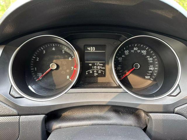 Photo of 2016 Platinum Gray Metallic Volkswagen Jetta
