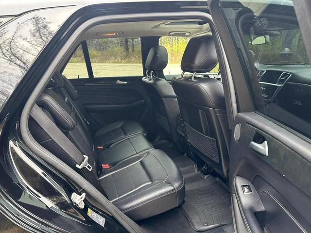 Photo of 2015 Black Mercedes-Benz M-Class