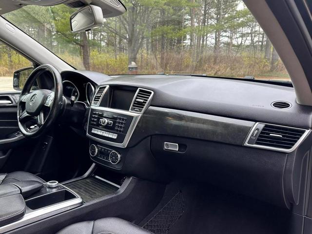 Photo of 2015 Black Mercedes-Benz M-Class