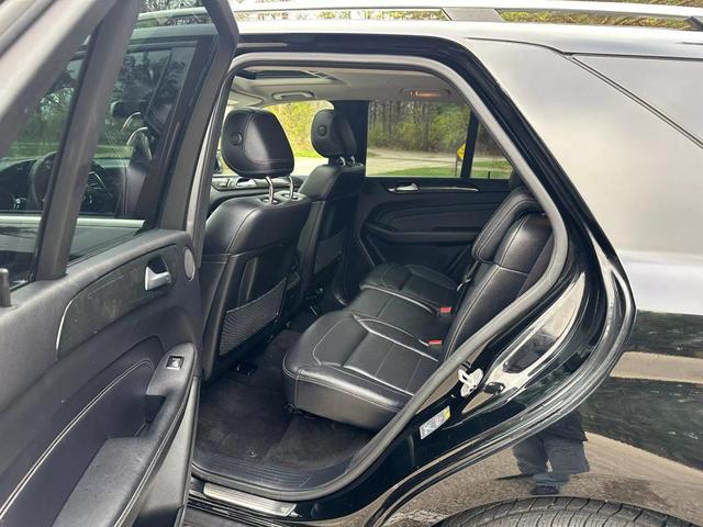 Photo of 2015 Black Mercedes-Benz M-Class