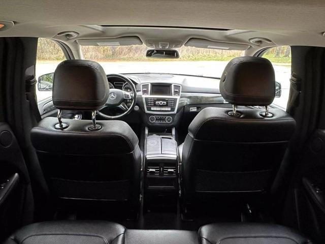 Photo of 2015 Black Mercedes-Benz M-Class