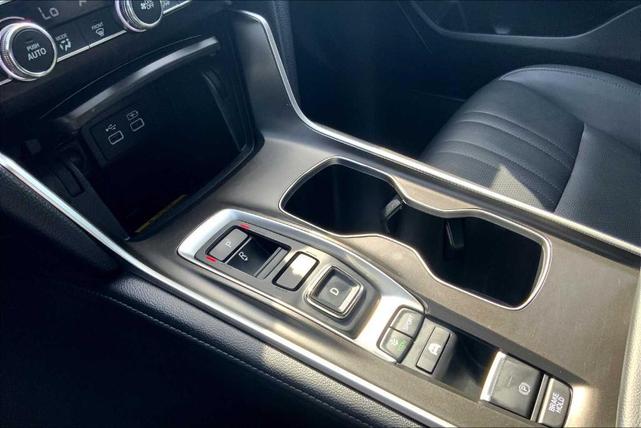 Photo of 2022 Platinum White Pearl Honda Accord Hybrid