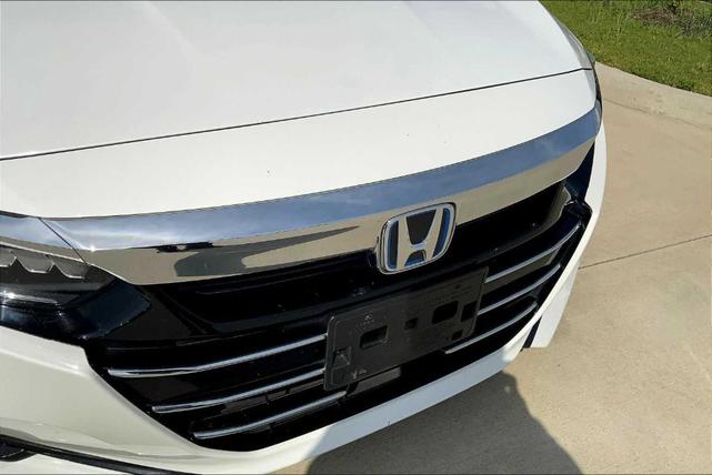 Photo of 2022 Platinum White Pearl Honda Accord Hybrid