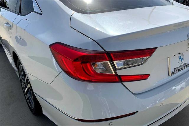 Photo of 2022 Platinum White Pearl Honda Accord Hybrid