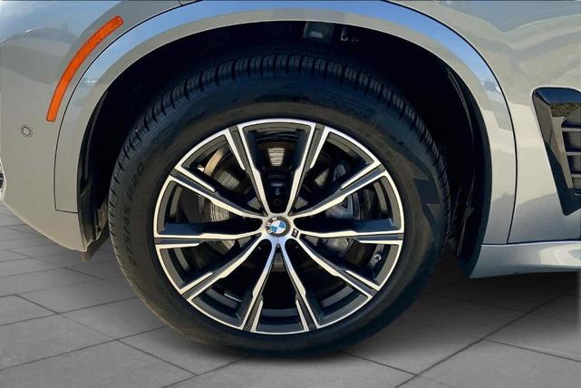 Photo of 2024 Gray Metallic BMW X5