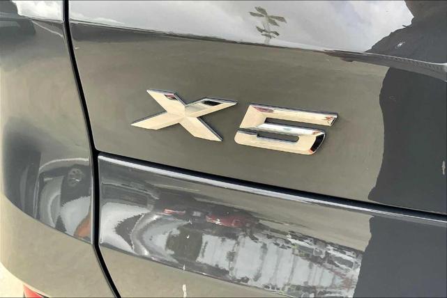 Photo of 2024 Gray Metallic BMW X5
