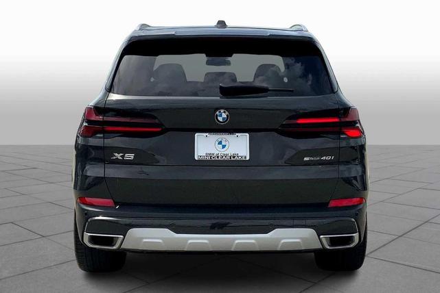 Photo of 2024 Gray Metallic BMW X5