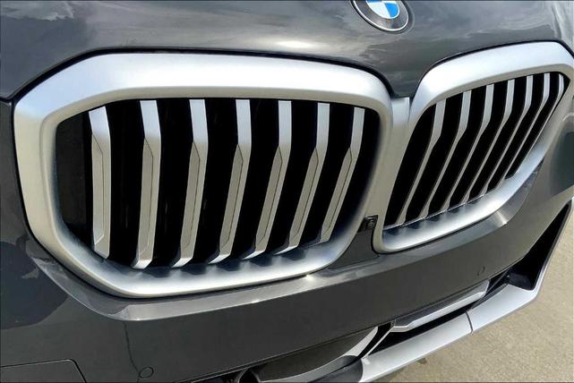 Photo of 2024 Gray Metallic BMW X5