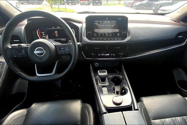 Photo of 2023 Boulder Gray Pearl Nissan Rogue