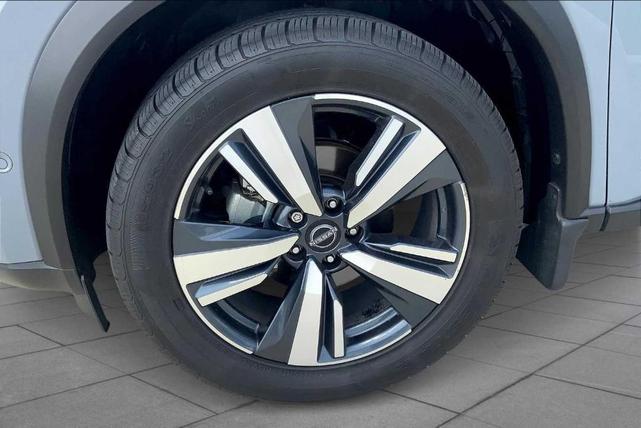 Photo of 2023 Boulder Gray Pearl Nissan Rogue