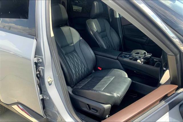 Photo of 2023 Boulder Gray Pearl Nissan Rogue