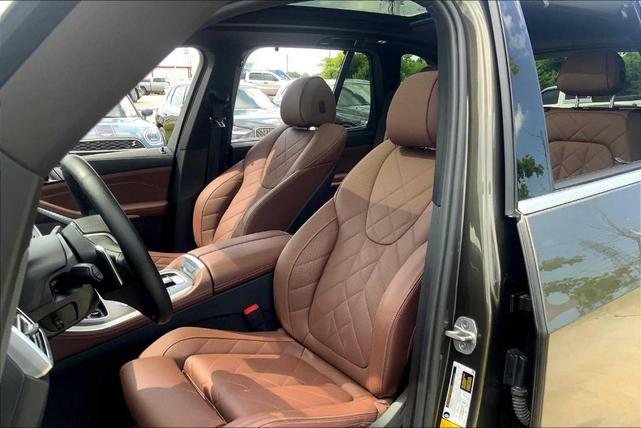 Photo of 2023 Manhattan Green Metallic BMW X5