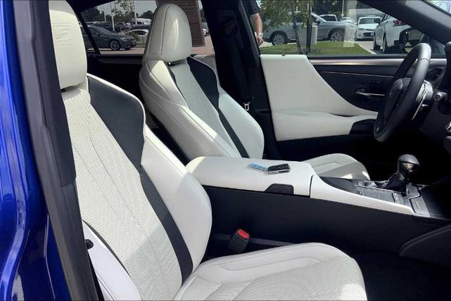 Photo of 2021 Ultrasonic Blue Mica Lexus ES 350