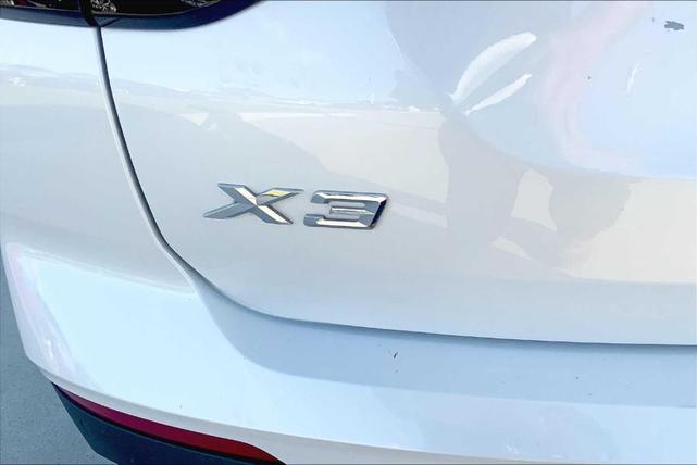 Photo of 2022 Mineral White Metallic BMW X3