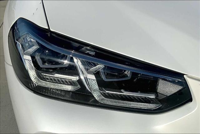 Photo of 2022 Mineral White Metallic BMW X3