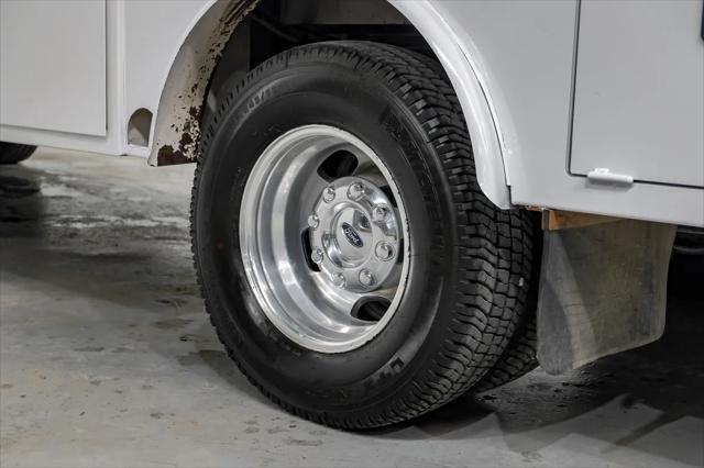 Photo of 2022 Oxford White Ford F-350