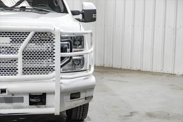 Photo of 2022 Oxford White Ford F-350
