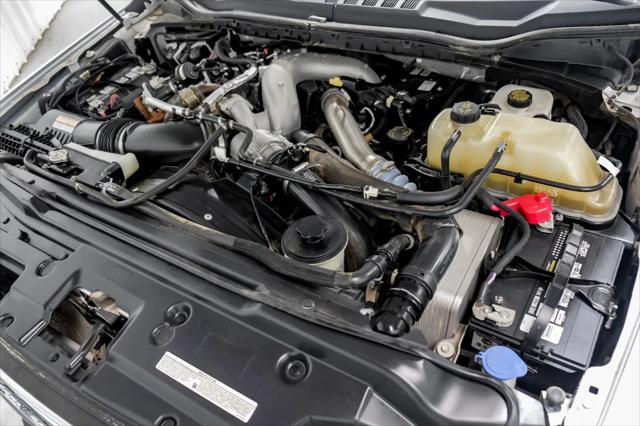 Photo of 2022 Oxford White Ford F-350