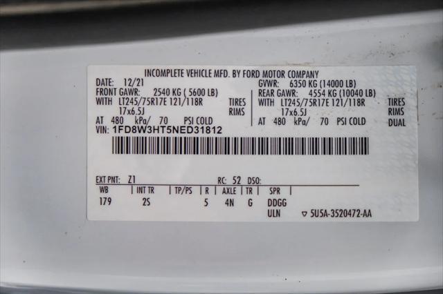 Photo of 2022 Oxford White Ford F-350