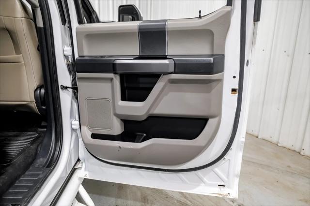 Photo of 2022 Oxford White Ford F-350