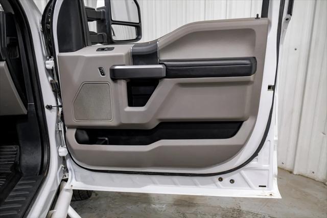 Photo of 2022 Oxford White Ford F-350