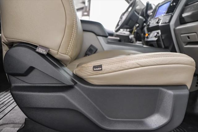 Photo of 2022 Oxford White Ford F-350