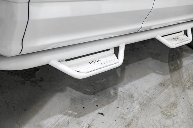 Photo of 2022 Oxford White Ford F-350