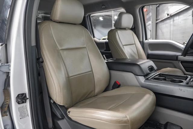 Photo of 2022 Oxford White Ford F-350