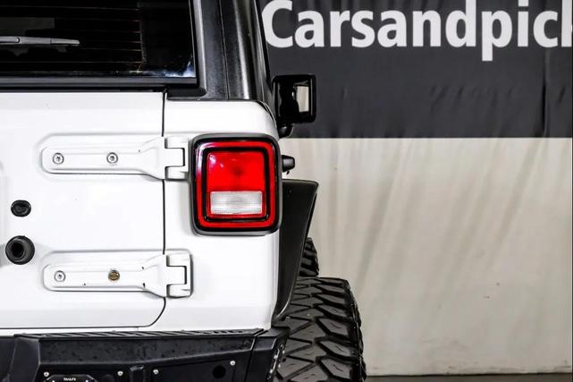 Photo of 2018 Bright White Clearcoat Jeep Wrangler Unlimited