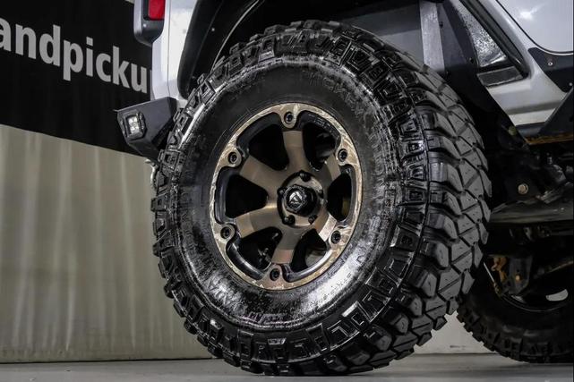 Photo of 2018 Bright White Clearcoat Jeep Wrangler Unlimited