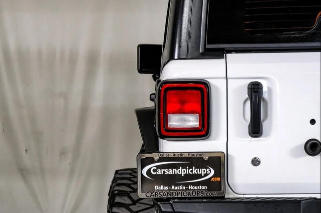 Photo of 2018 Bright White Clearcoat Jeep Wrangler Unlimited