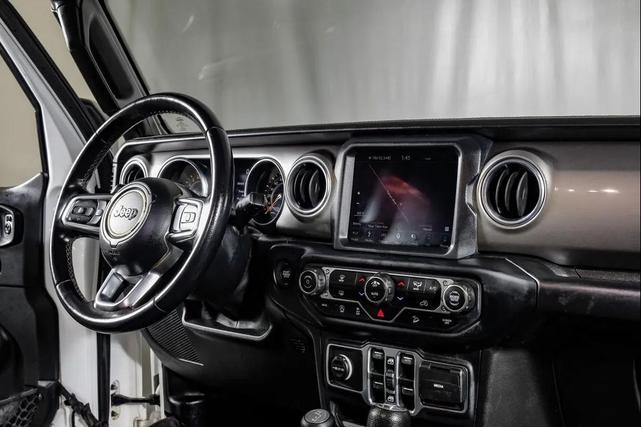 Photo of 2018 Bright White Clearcoat Jeep Wrangler Unlimited