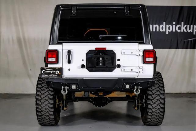 Photo of 2018 Bright White Clearcoat Jeep Wrangler Unlimited