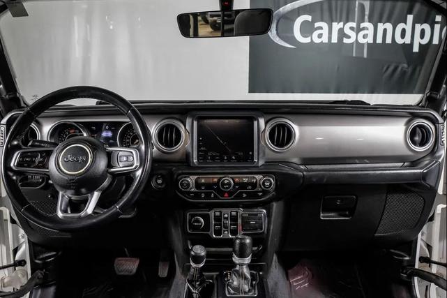 Photo of 2018 Bright White Clearcoat Jeep Wrangler Unlimited