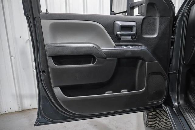 Photo of 2019 Graphite Metallic Chevrolet Silverado 2500