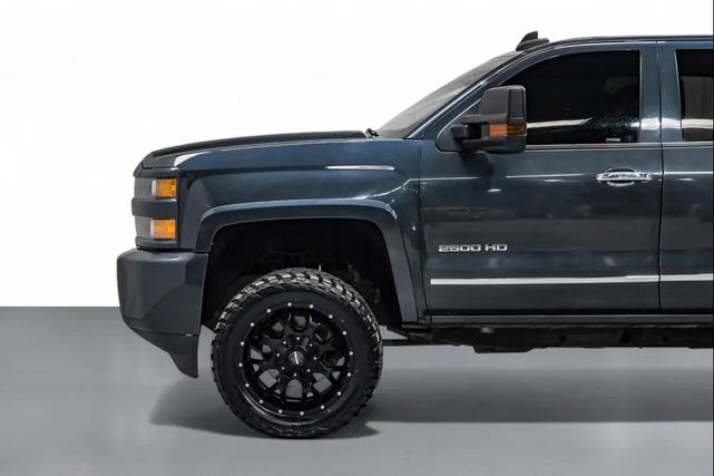 Photo of 2019 Graphite Metallic Chevrolet Silverado 2500