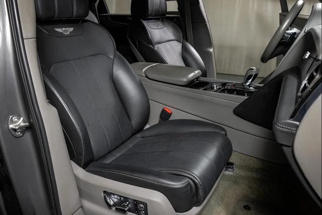 Photo of 2018 Gray Bentley Bentayga