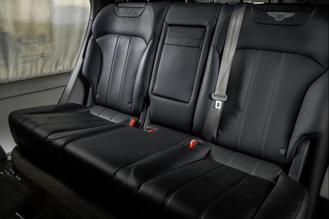 Photo of 2018 Gray Bentley Bentayga