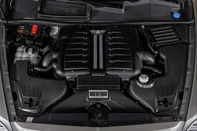 Photo of 2018 Gray Bentley Bentayga