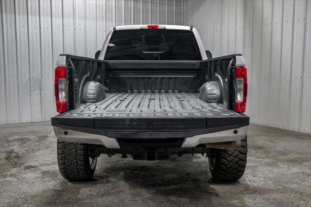 Photo of 2017 Off white Ford F-350