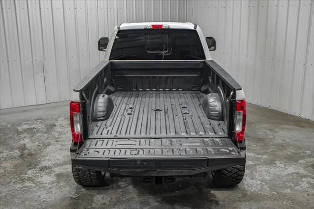 Photo of 2017 Off white Ford F-350