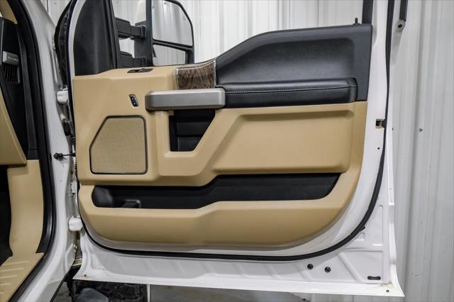 Photo of 2017 Off white Ford F-350