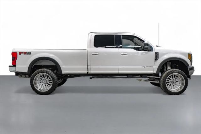 Photo of 2017 Off white Ford F-350